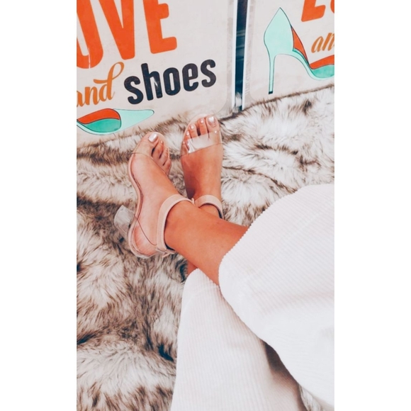 🚨//The Heidi// Clear Strap perspex Heel - Picture 3 of 7